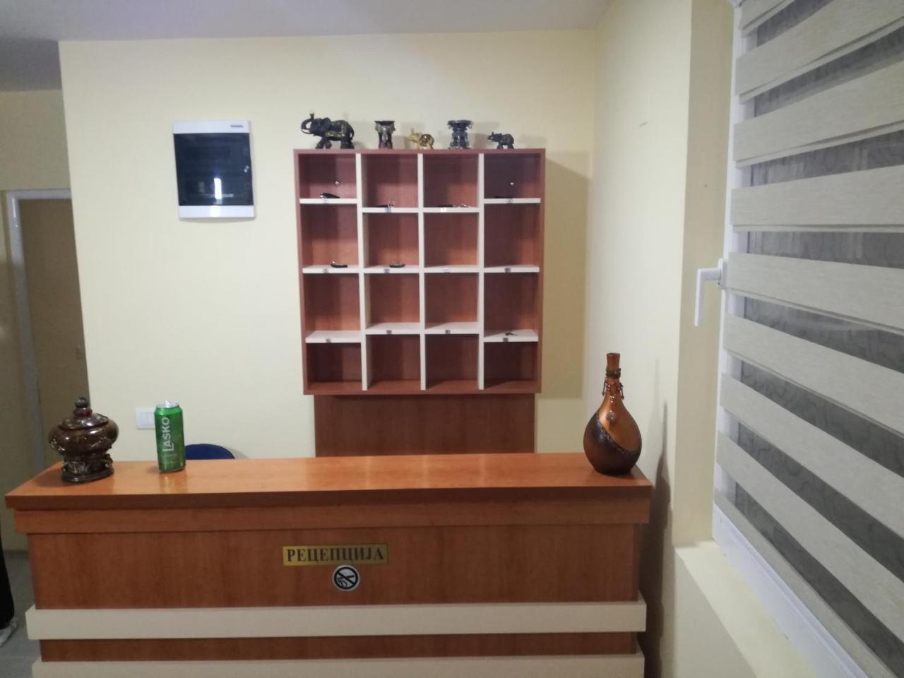 Hostel „Ж" Gradsko Bagian luar foto