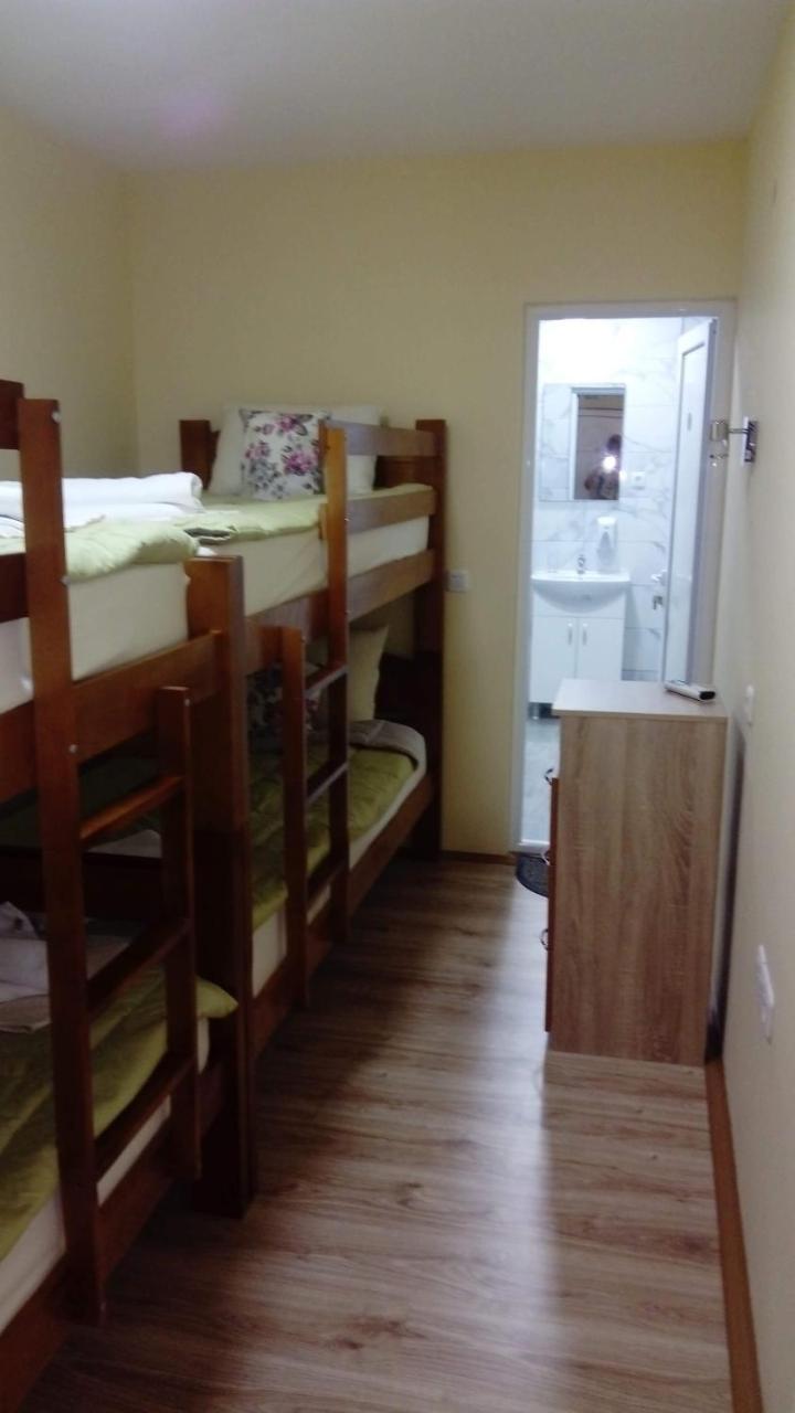 Hostel „Ж" Gradsko Bagian luar foto